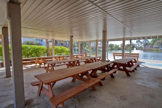 922 Salt Pl., Murrells Inlet, SC 29576