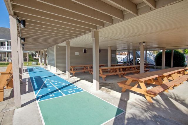 922 Salt Pl., Murrells Inlet, SC 29576