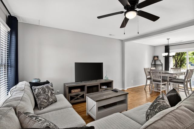 922 Salt Pl., Murrells Inlet, SC 29576