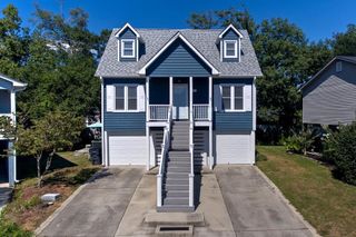 922 Salt Pl., Murrells Inlet, SC 29576