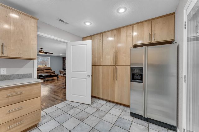 301 W Edmondson Avenue, Springdale, AR 72764