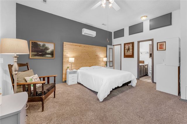 301 W Edmondson Avenue, Springdale, AR 72764