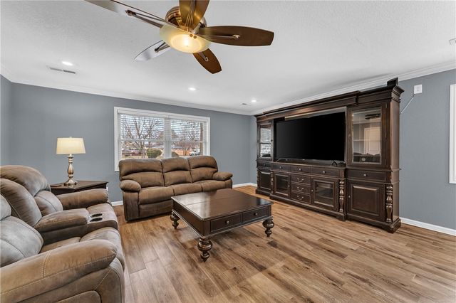 301 W Edmondson Avenue, Springdale, AR 72764