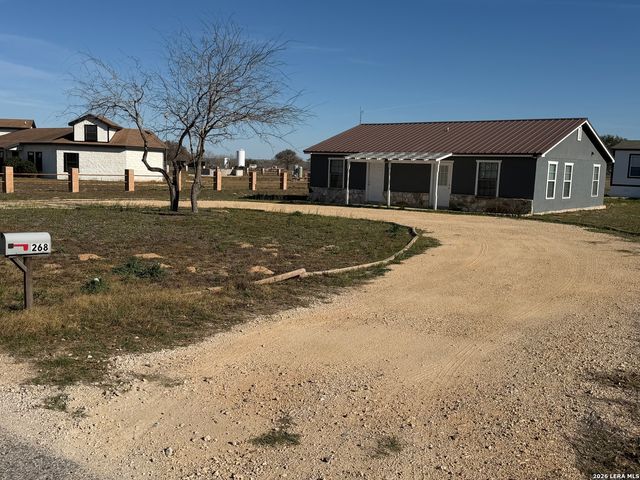 268 County Road 341, La Vernia, TX 78121