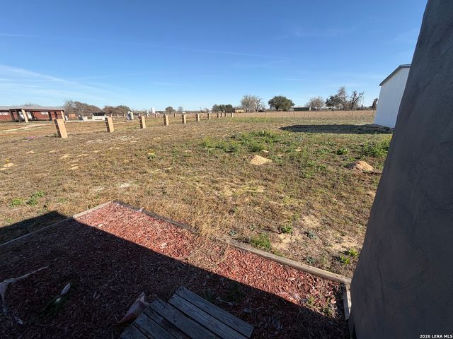 268 County Road 341, La Vernia, TX 78121