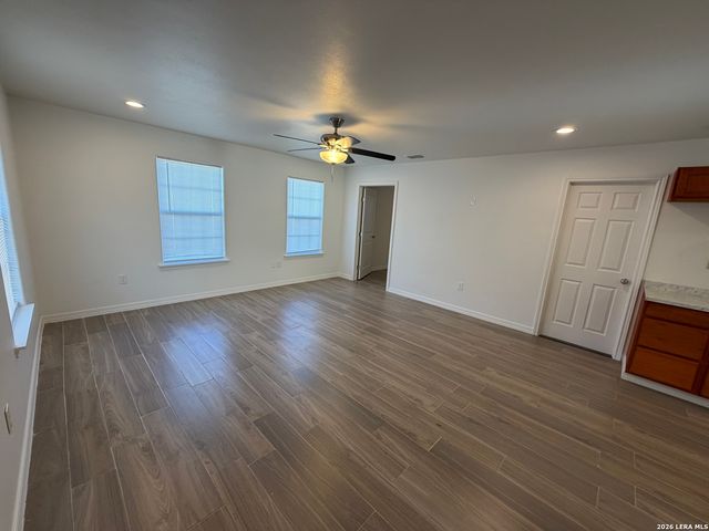 268 County Road 341, La Vernia, TX 78121