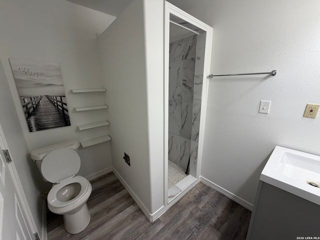 268 County Road 341, La Vernia, TX 78121