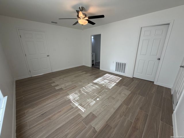 268 County Road 341, La Vernia, TX 78121