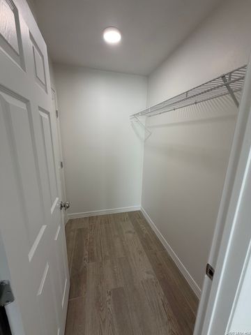 268 County Road 341, La Vernia, TX 78121