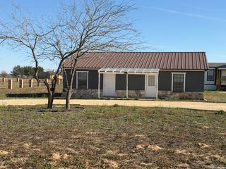 268 County Road 341, La Vernia, TX 78121
