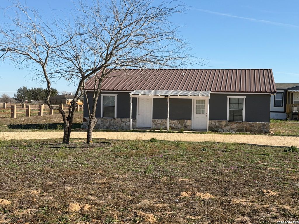 268 County Road 341, La Vernia, TX 78121