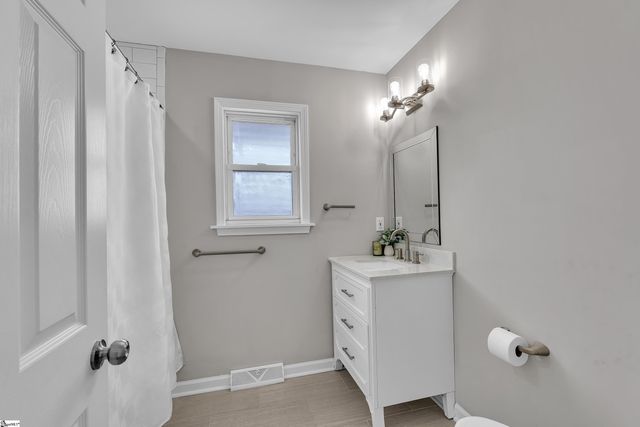 202 Kenilworth Drive, Greenville, SC 29615