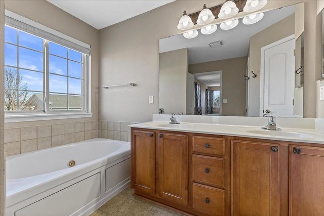 770 Meadowview LANE, Johnson Creek, WI 53038