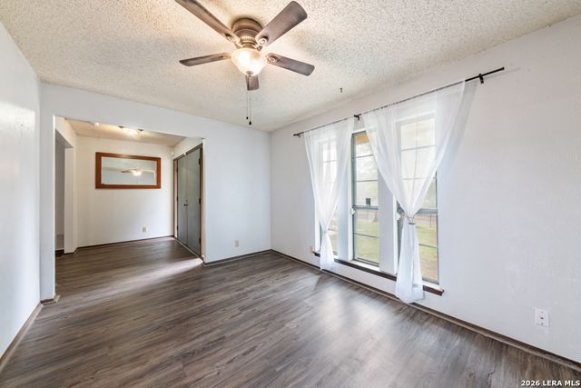 5831 Sky Country, San Antonio, TX 78247