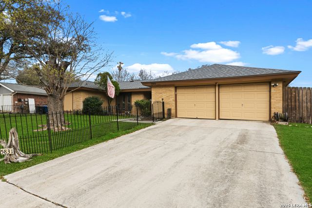 5831 Sky Country, San Antonio, TX 78247