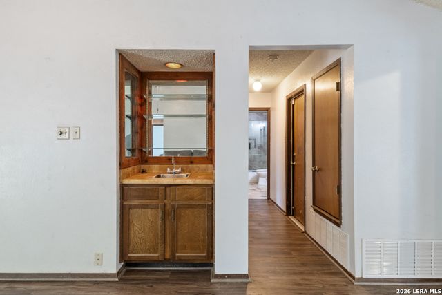 5831 Sky Country, San Antonio, TX 78247