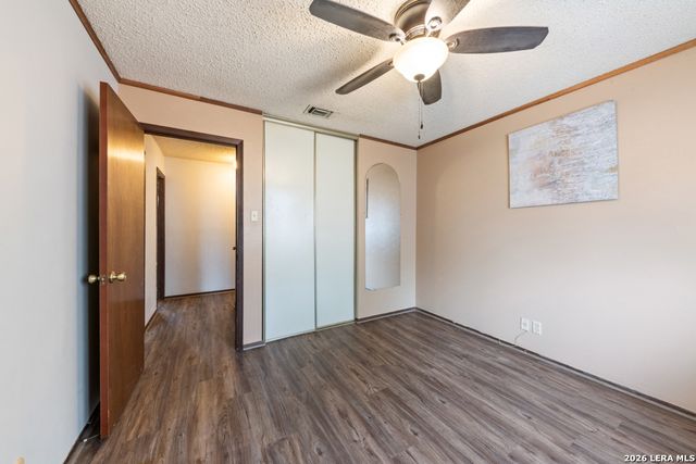 5831 Sky Country, San Antonio, TX 78247