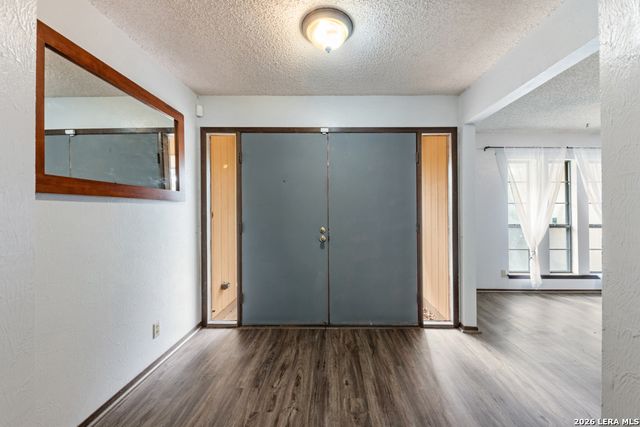 5831 Sky Country, San Antonio, TX 78247