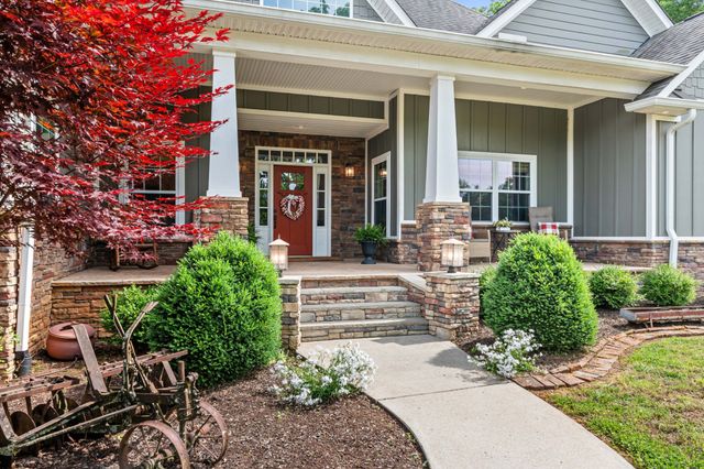 587A Douglas Ln, Gallatin, TN 37066