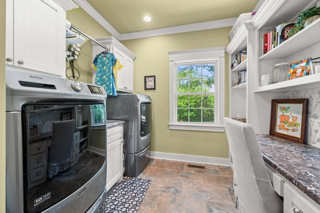 587A Douglas Ln, Gallatin, TN 37066