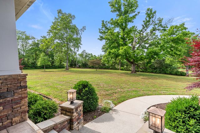 587A Douglas Ln, Gallatin, TN 37066