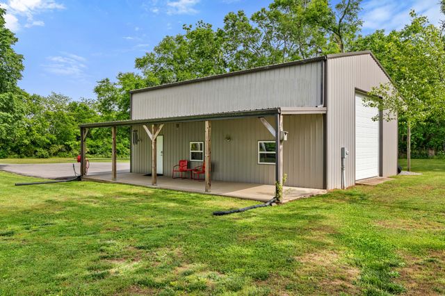 587A Douglas Ln, Gallatin, TN 37066