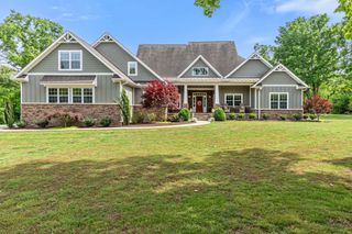 587A Douglas Ln, Gallatin, TN 37066