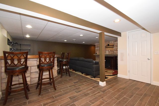 477 W Spring Street, South Elgin, IL 60177