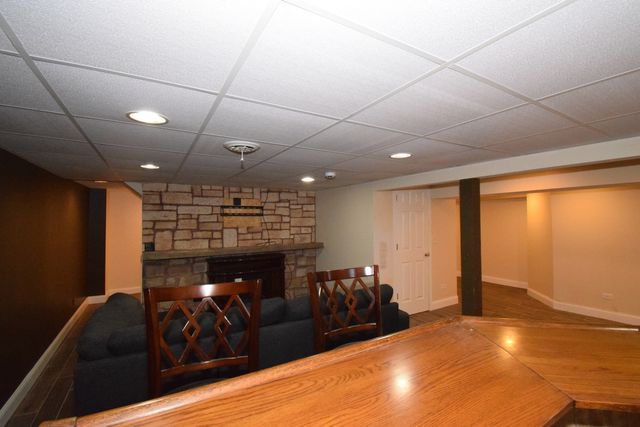 477 W Spring Street, South Elgin, IL 60177