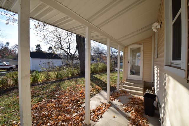 477 W Spring Street, South Elgin, IL 60177