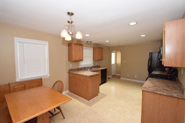 477 W Spring Street, South Elgin, IL 60177