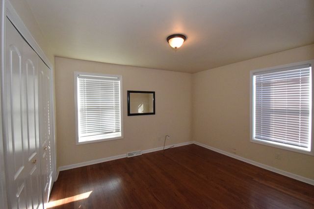 477 W Spring Street, South Elgin, IL 60177