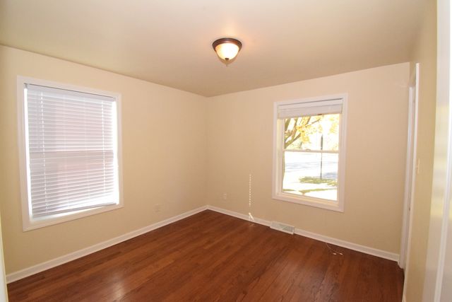 477 W Spring Street, South Elgin, IL 60177