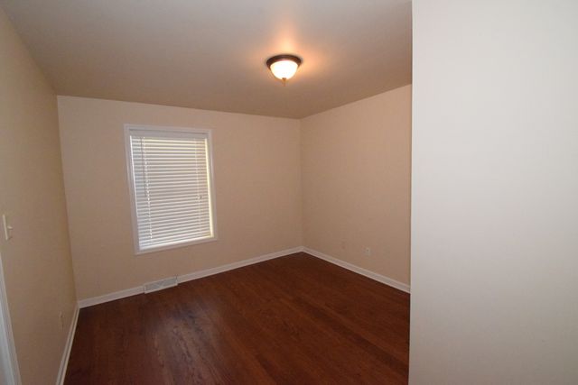 477 W Spring Street, South Elgin, IL 60177