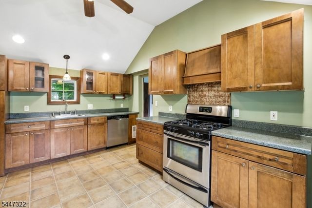 211 Wawayanda Rd, Vernon Twp., NJ 07422