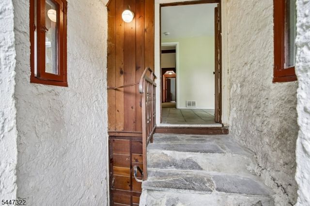 211 Wawayanda Rd, Vernon Twp., NJ 07422