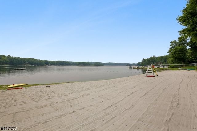 211 Wawayanda Rd, Vernon Twp., NJ 07422
