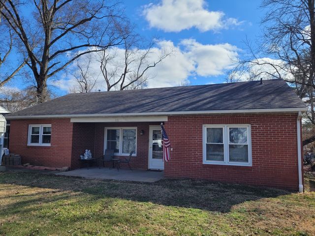 921 Airport Road, Mt Vernon, IL 62864