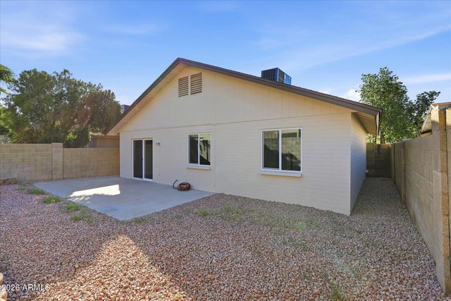 8734 W MEADOW Drive, Peoria, AZ 85382