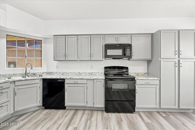 8734 W MEADOW Drive, Peoria, AZ 85382