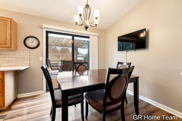 2304 Brookfarm Court SE, Grand Rapids, MI 49508