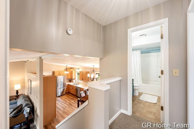 2304 Brookfarm Court SE, Grand Rapids, MI 49508