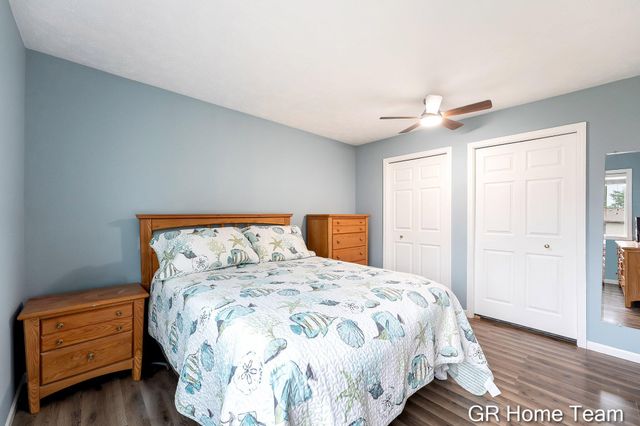 2304 Brookfarm Court SE, Grand Rapids, MI 49508