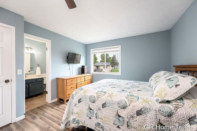 2304 Brookfarm Court SE, Grand Rapids, MI 49508