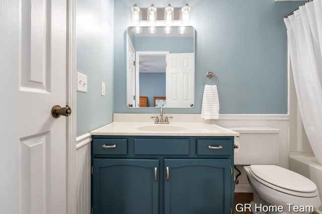 2304 Brookfarm Court SE, Grand Rapids, MI 49508