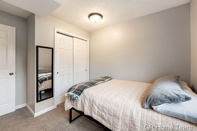 2304 Brookfarm Court SE, Grand Rapids, MI 49508