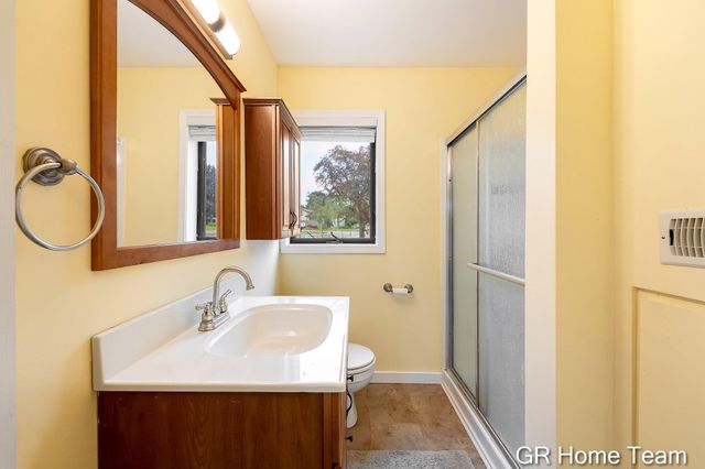 2304 Brookfarm Court SE, Grand Rapids, MI 49508