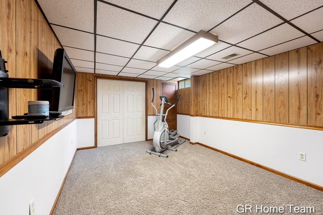 2304 Brookfarm Court SE, Grand Rapids, MI 49508