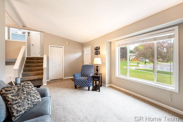 2304 Brookfarm Court SE, Grand Rapids, MI 49508