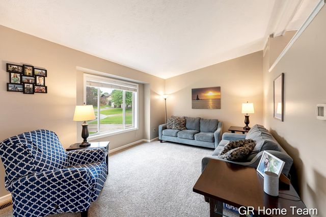 2304 Brookfarm Court SE, Grand Rapids, MI 49508